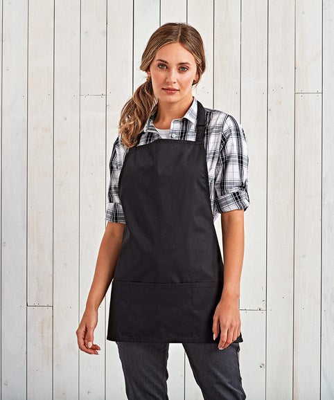 Apron shorter length with pockets